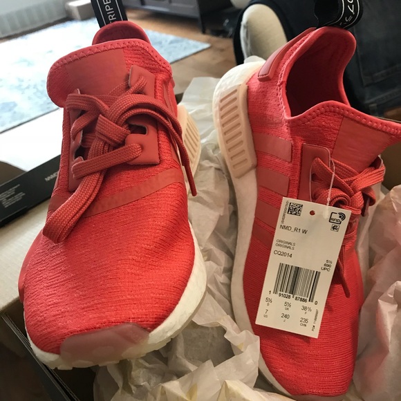 NEW Adidas NMD R1 Sneakers in Trace Scarlet - Picture 7 of 8